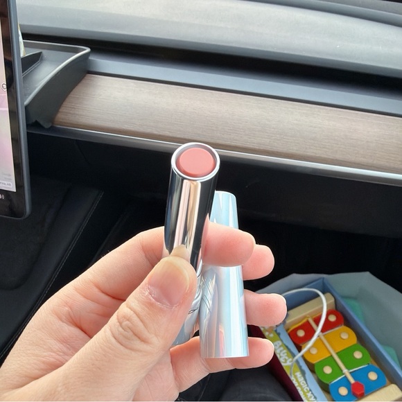 MAC Cosmetics Glow Play Lip Balm - Introvert - Picture 2 of 2